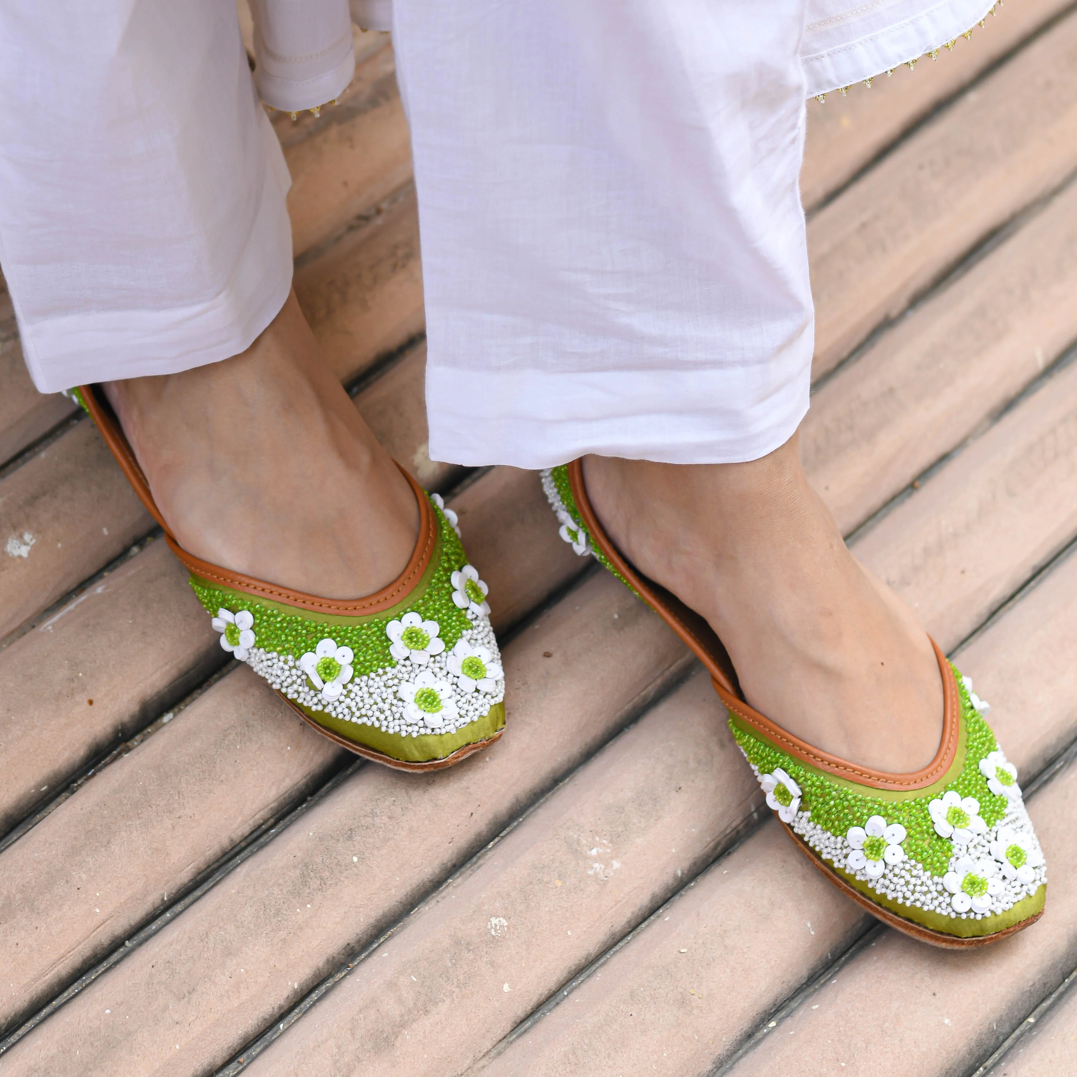 Bunaai Green Daisy - Woolfily